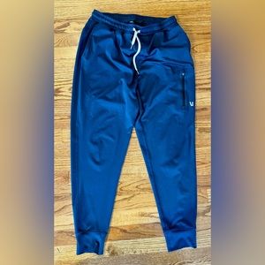 Vuori Sunday Performance Jogger, medium, navy blue.